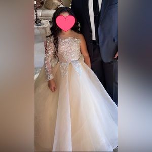 Custom made flower girl dress or communion dress. Lace. Size 12